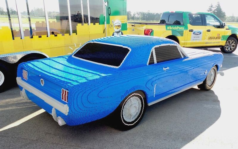 1964-Ford-Mustang-life-size-Lego-model-03