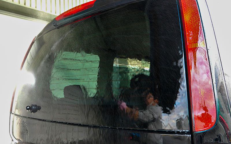 リアガラス サイドガラスは親水 撥水 両方施工して雨の日に撮影してみた 車の大辞典cacaca
